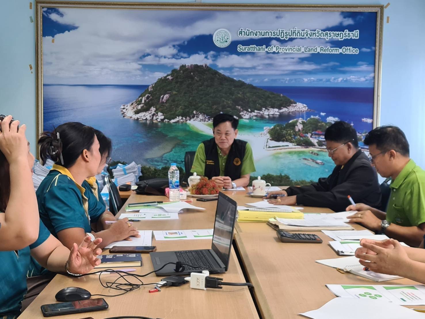 title - ผู้ตรวจราชการ ส.ป.ก. ประชุมติดตามผลการดำเนินงานตามแผนการตรวจราชการของ ส.ป.ก. ประจำปีงบประมาณ พ.ศ. 2568 รอบที่ 2 เขตตรวจราชการที่ 5 จังหวัดสุราษฎร์ธานี